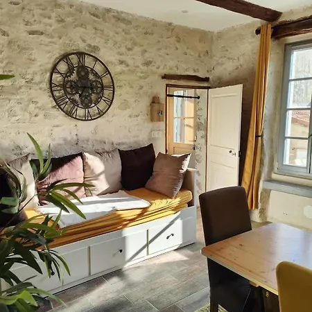 Maison De Village
